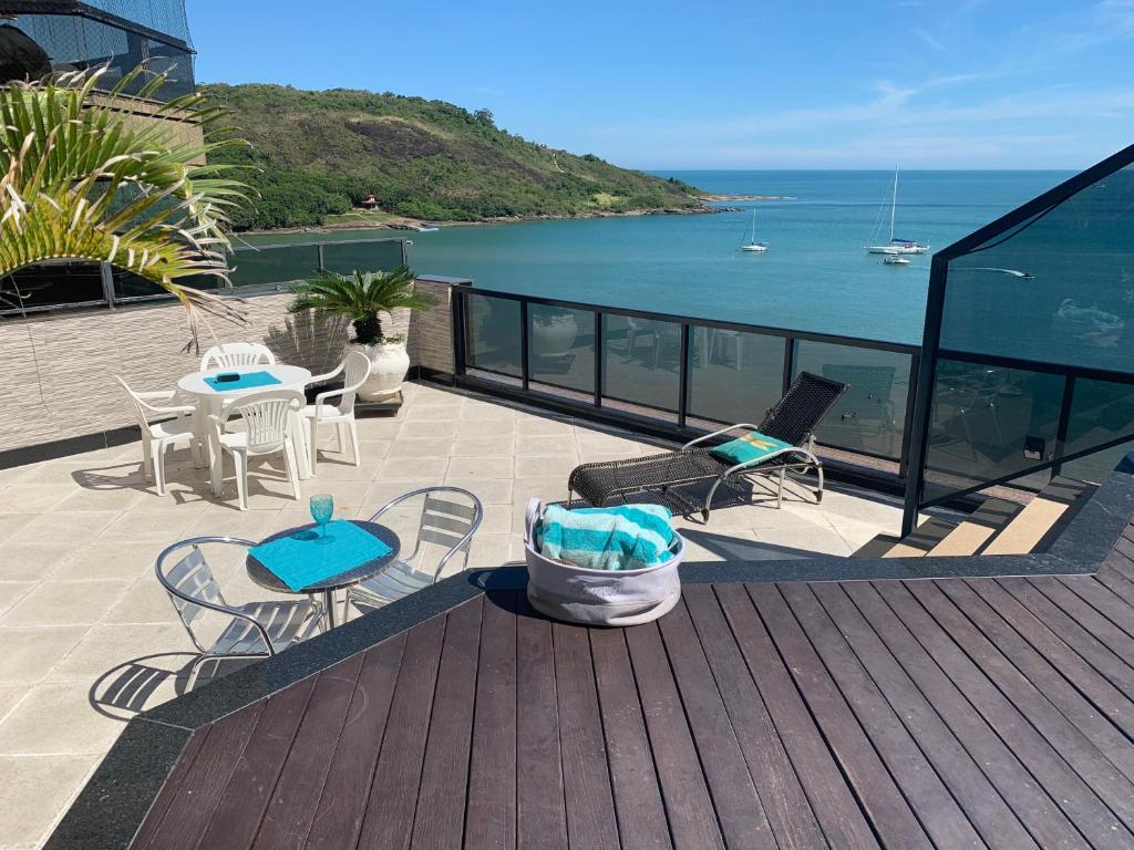 Cobertura frente-mar em Guarapari com vista para a baía
